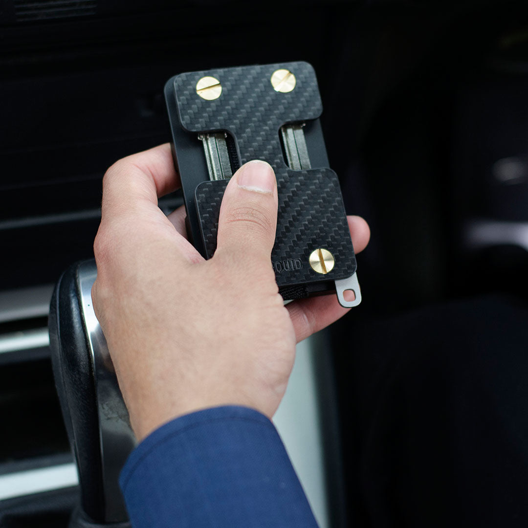 Carbon Fiber Liquid Wallet (Brass Screws)