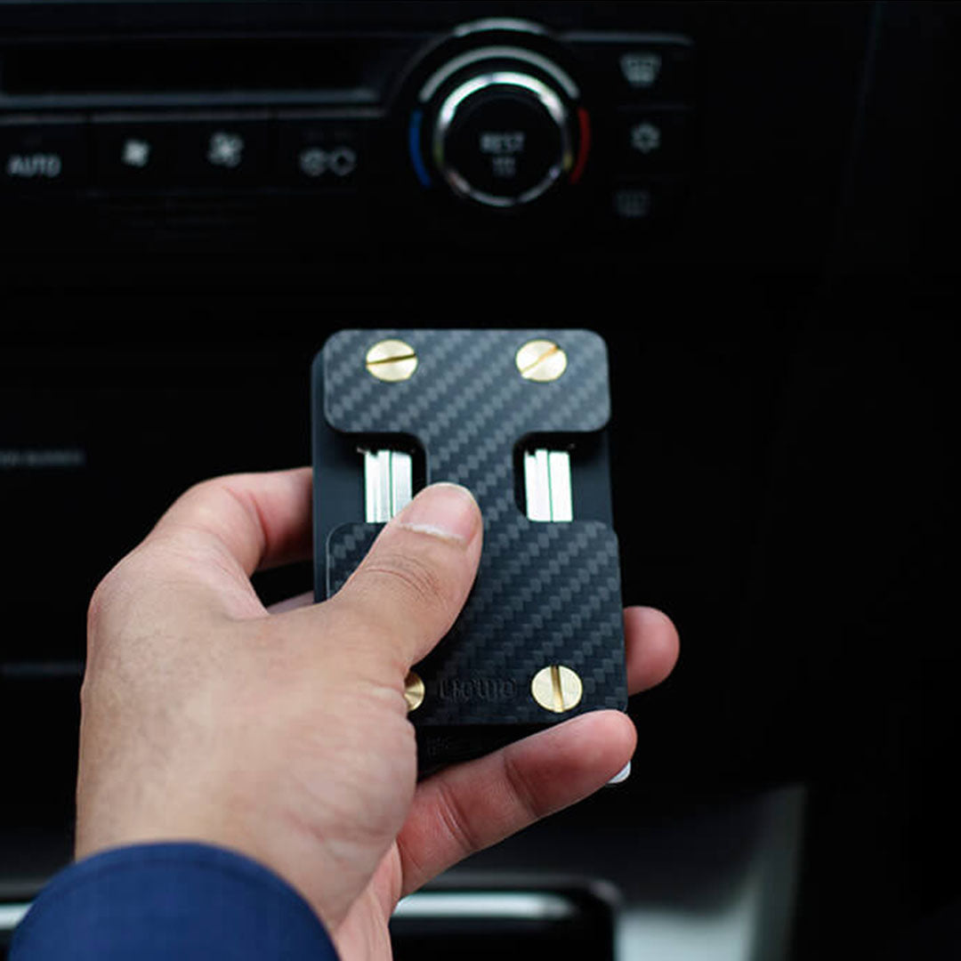 Carbon Fiber Liquid Wallet (Brass Screws)